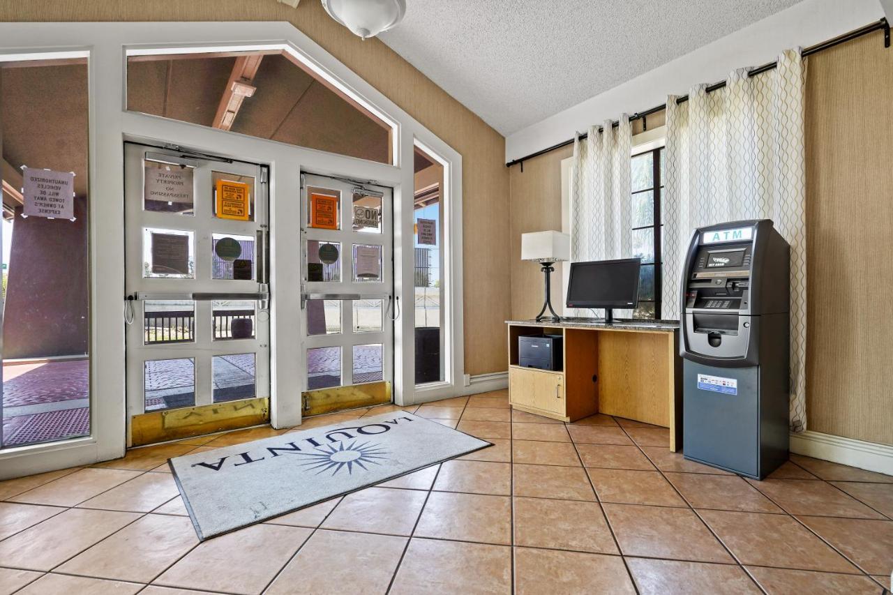 La Quinta Inn By Wyndham Costa Mesa Orange County Extérieur photo