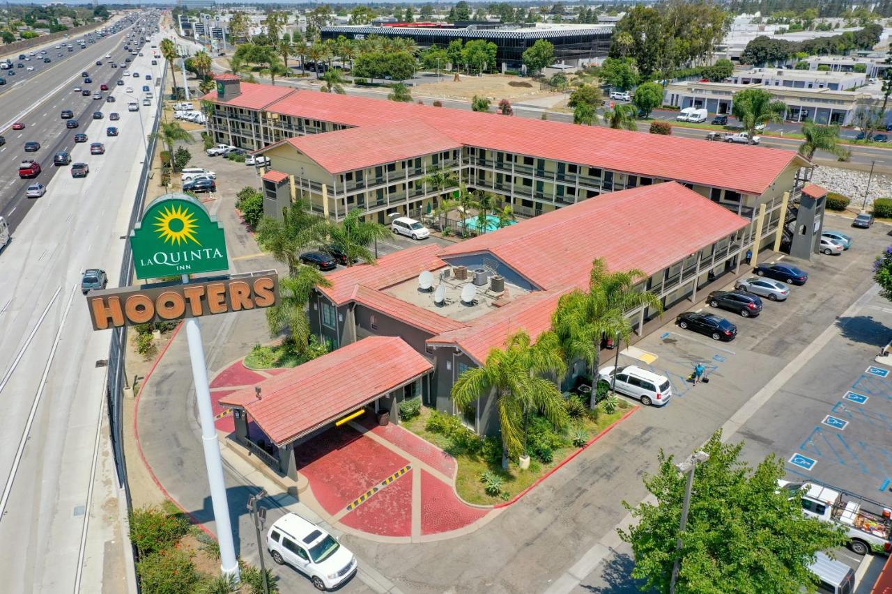 La Quinta Inn By Wyndham Costa Mesa Orange County Extérieur photo