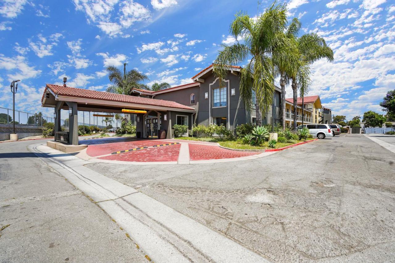 La Quinta Inn By Wyndham Costa Mesa Orange County Extérieur photo