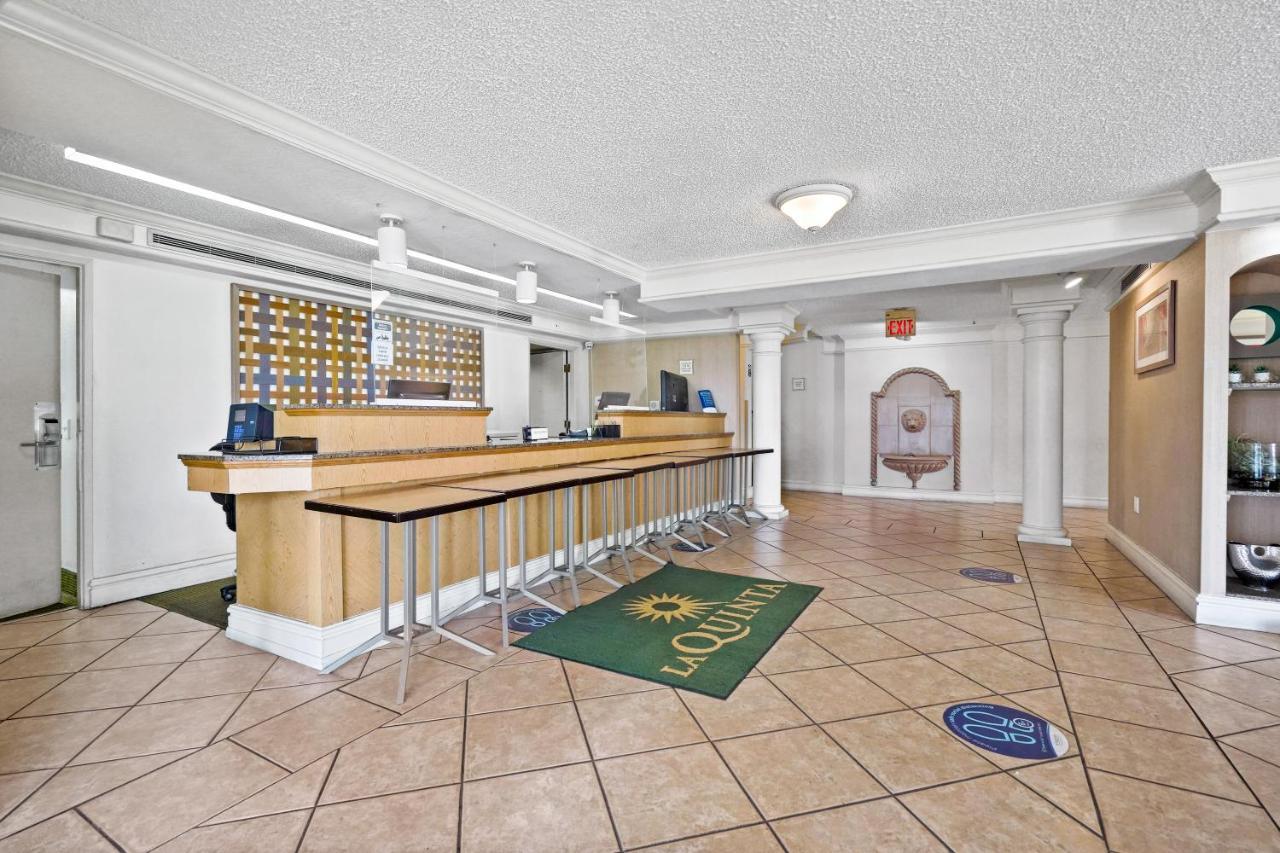 La Quinta Inn By Wyndham Costa Mesa Orange County Extérieur photo