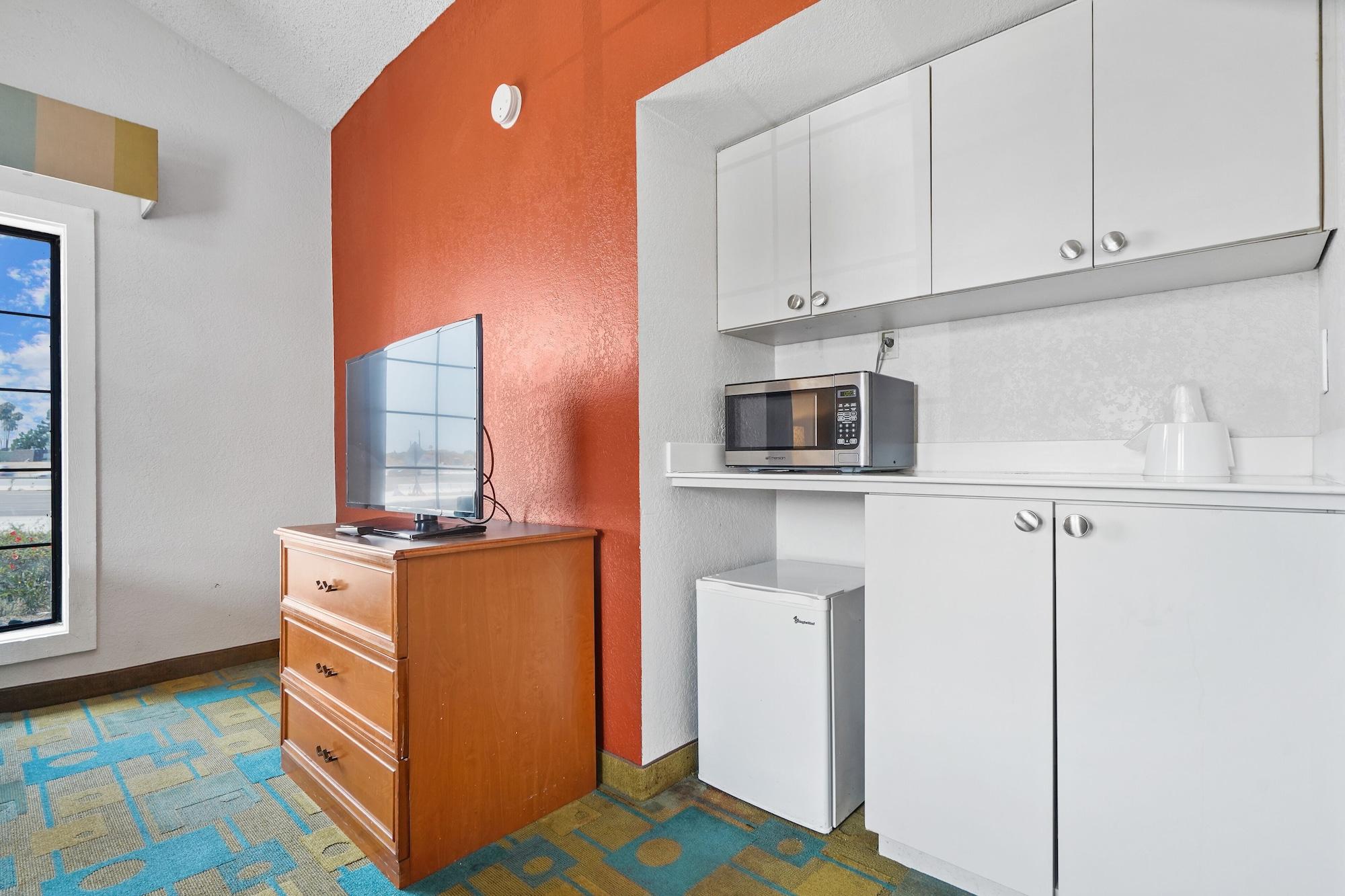 La Quinta Inn By Wyndham Costa Mesa Orange County Extérieur photo