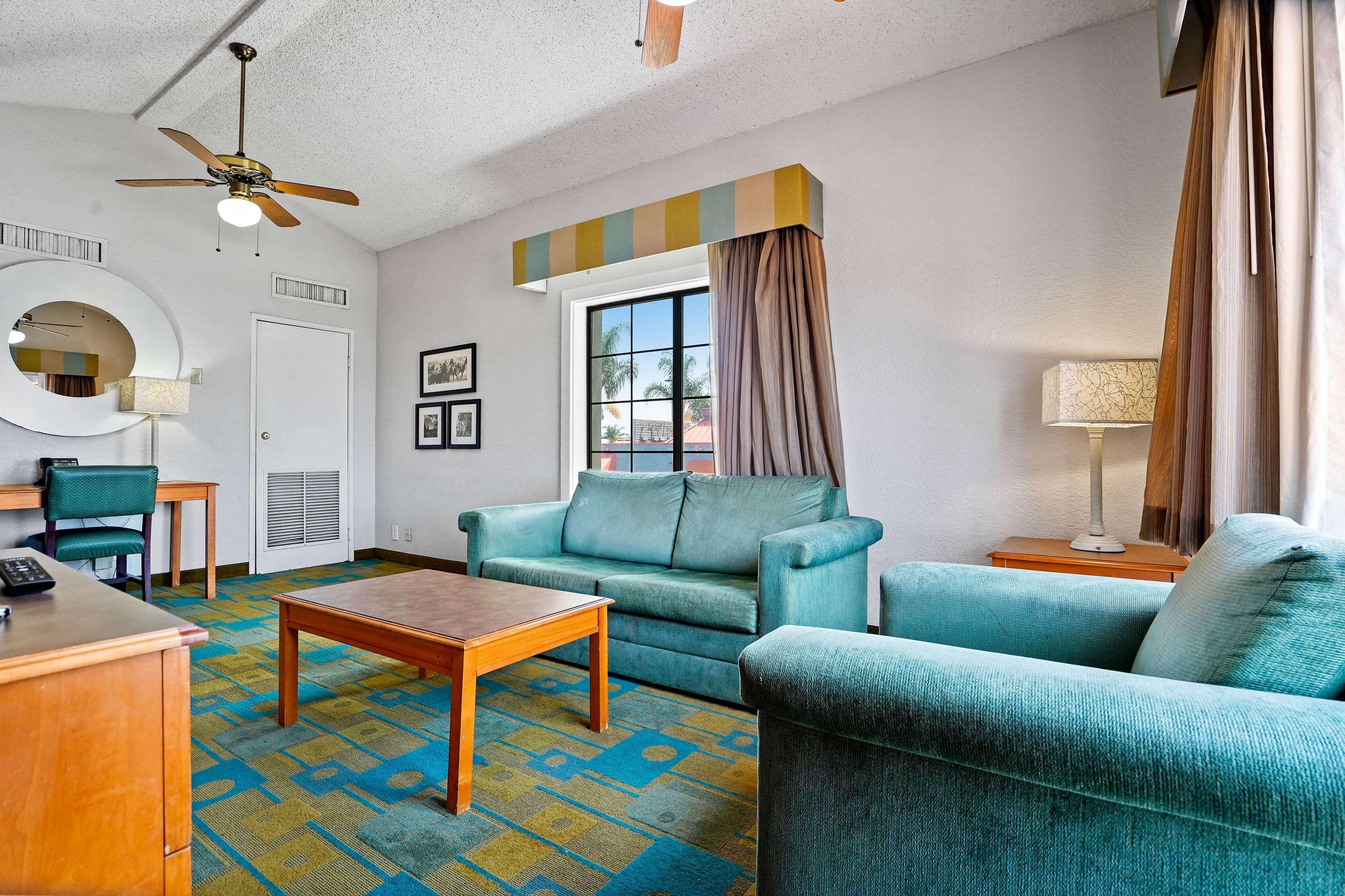 La Quinta Inn By Wyndham Costa Mesa Orange County Extérieur photo