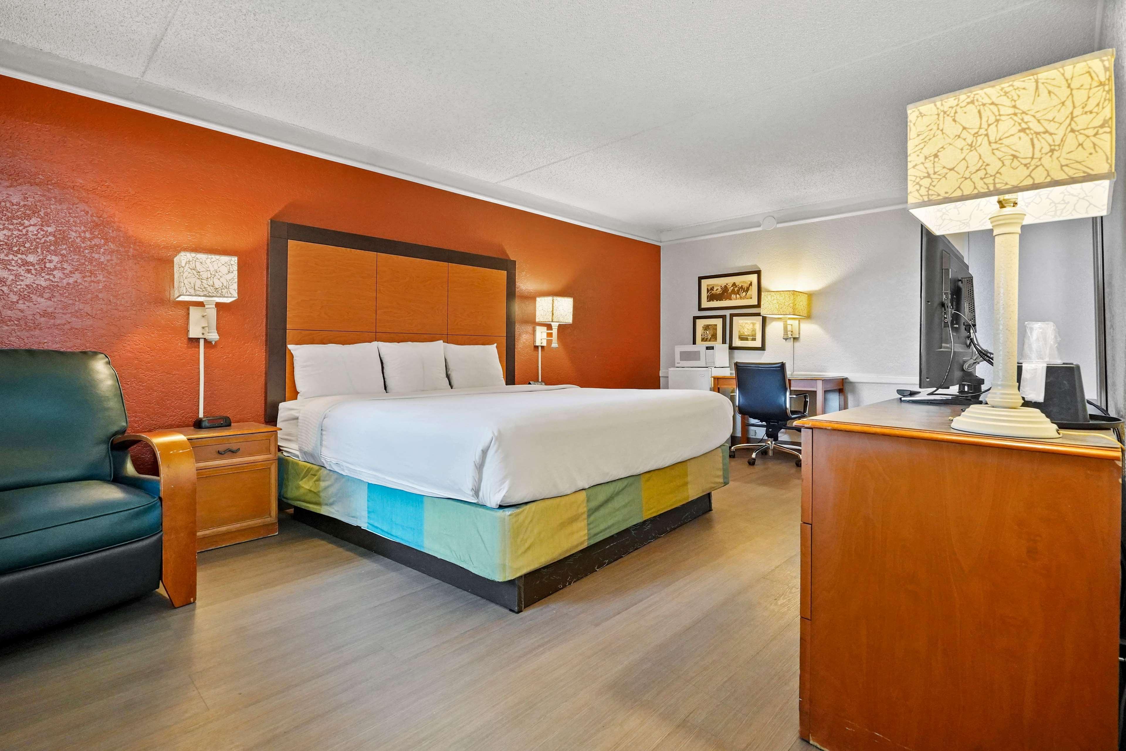 La Quinta Inn By Wyndham Costa Mesa Orange County Extérieur photo
