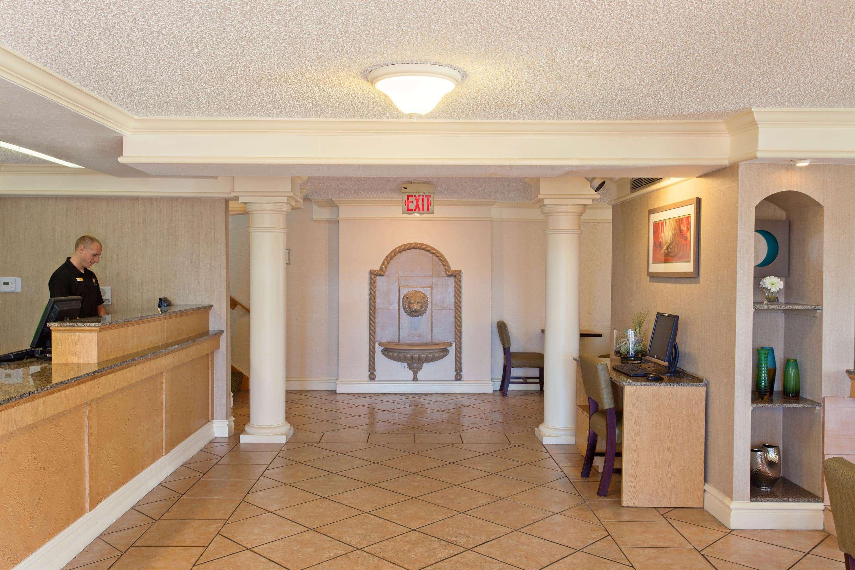 La Quinta Inn By Wyndham Costa Mesa Orange County Extérieur photo