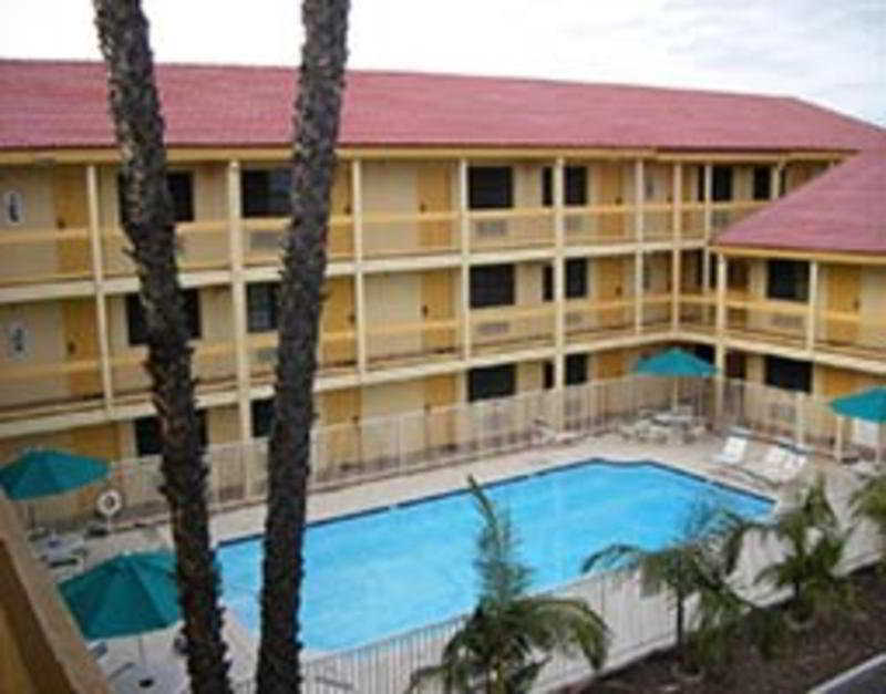 La Quinta Inn By Wyndham Costa Mesa Orange County Extérieur photo